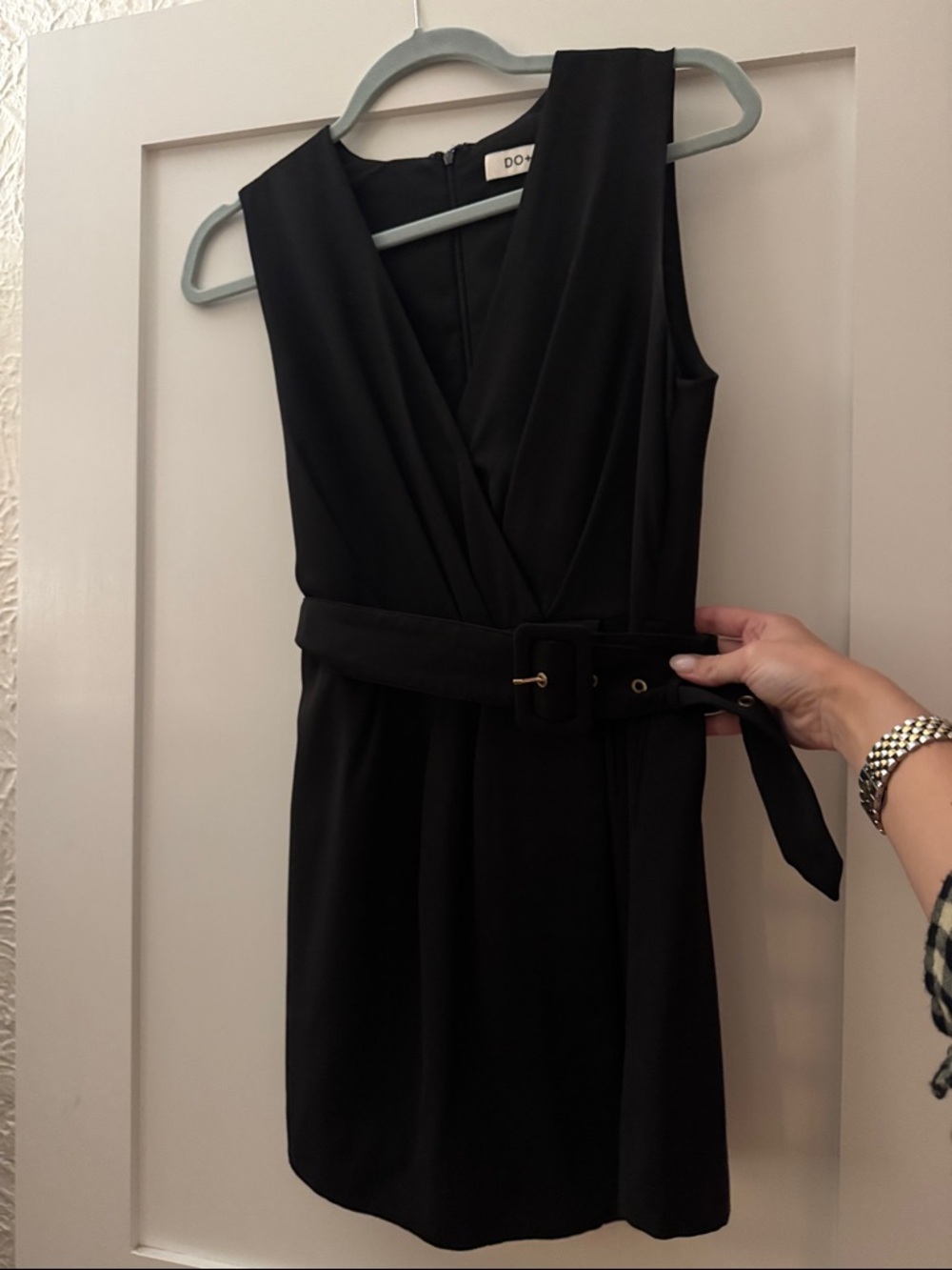 DO+BE Black Sleeveless V-Neck Belted Mini romper